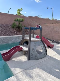 Kids playground slide