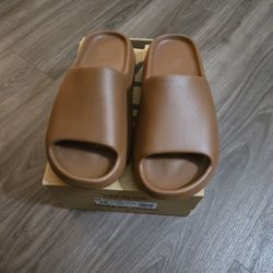 YZY Slide Size 10 Men NEW 