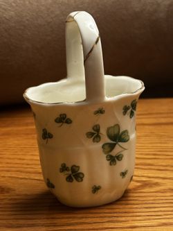 Lefton China Hand Painted 1997 Shamrock Basket Figurine