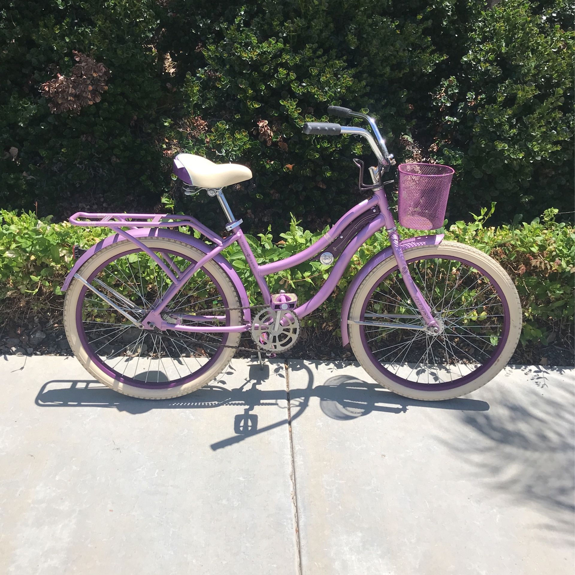 24” Huffy Nel Lusso Ladies/Girls Lavander Beach Cruiser