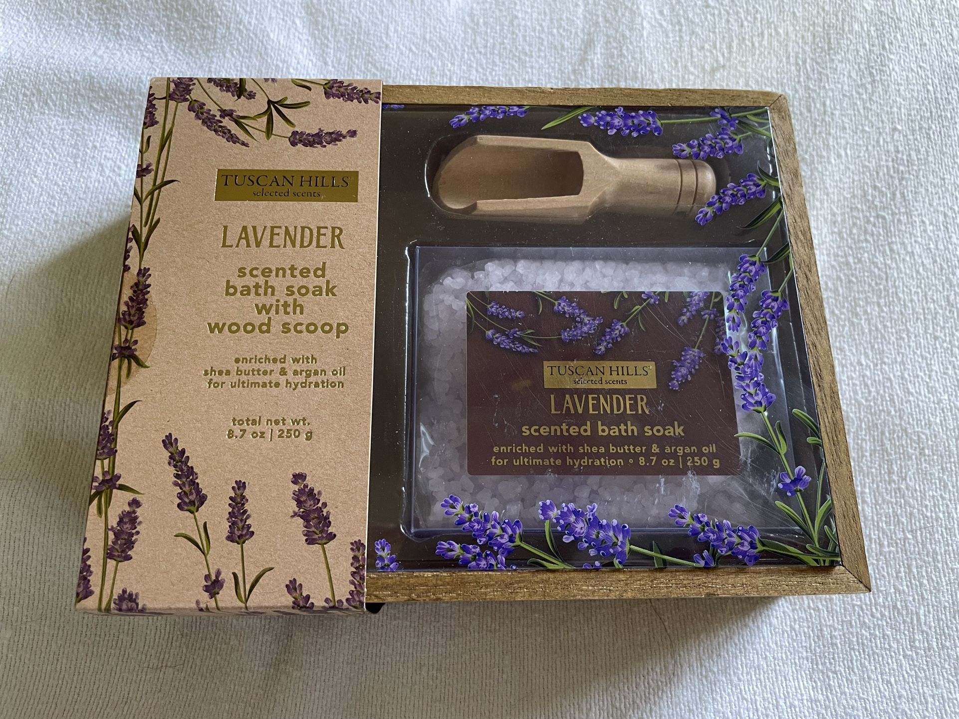 Tuscan Hills Lavender Scented Bath Soak With Wood Scoop And Box