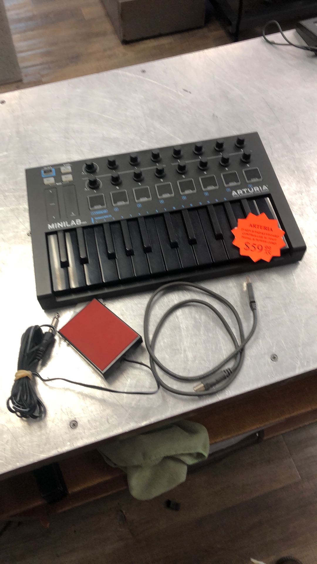 96091 Arturia MINILAB MKii 25key 8pad Keyboard Controller W/ Foot Pedal & Usb Cord 575632