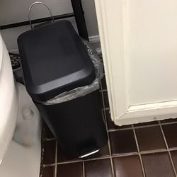 Bathroom Trash Can 