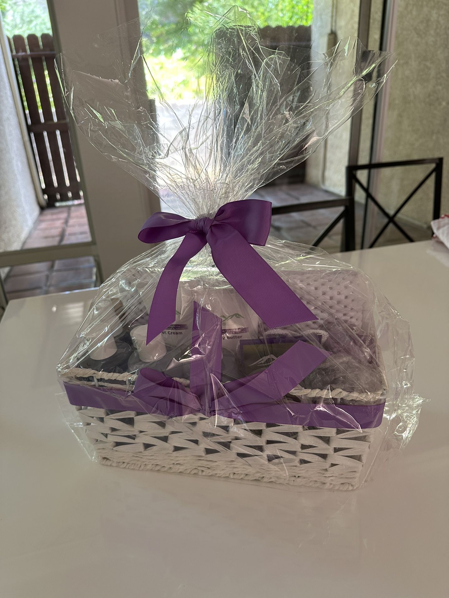 Spa Basket- Jasmine&Vanilla Fragrance