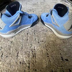 Jordan 4 Unc