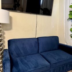 Beautiful Like New Pull Out Full Size Bed