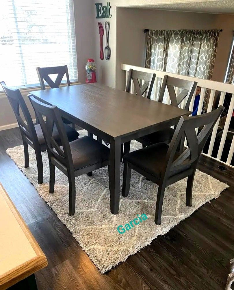 Ashley Brand New | Dining Room Set💥Table And Chairs & Bar Stools