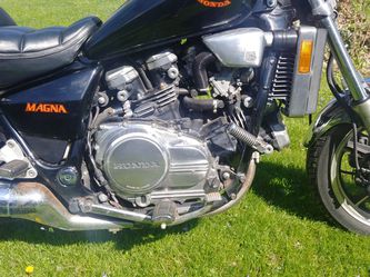 Honda Magna