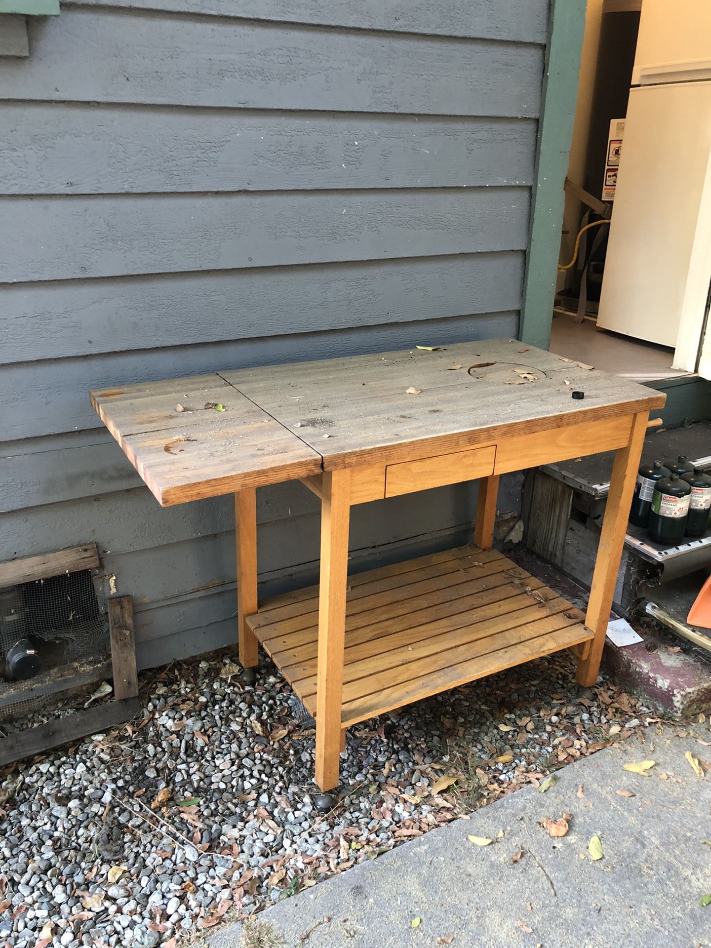 Free outdoor grill table/stand