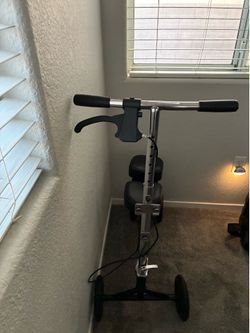 Knee scooter