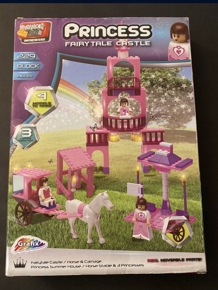 Block Tech Princess Fairy Tale Castle set: $10