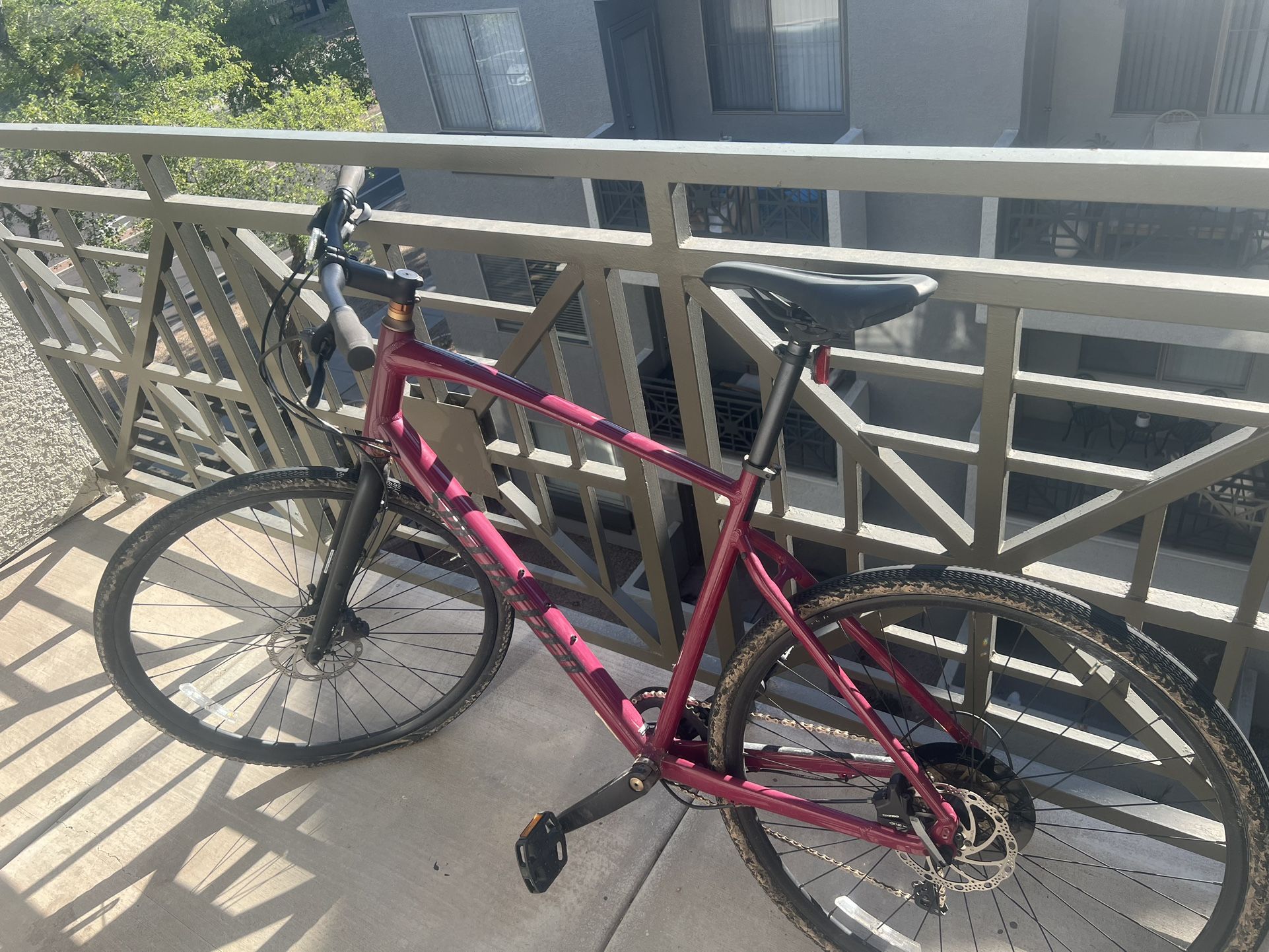 Specialized Sirrus X Hybrid Bike – Size XL