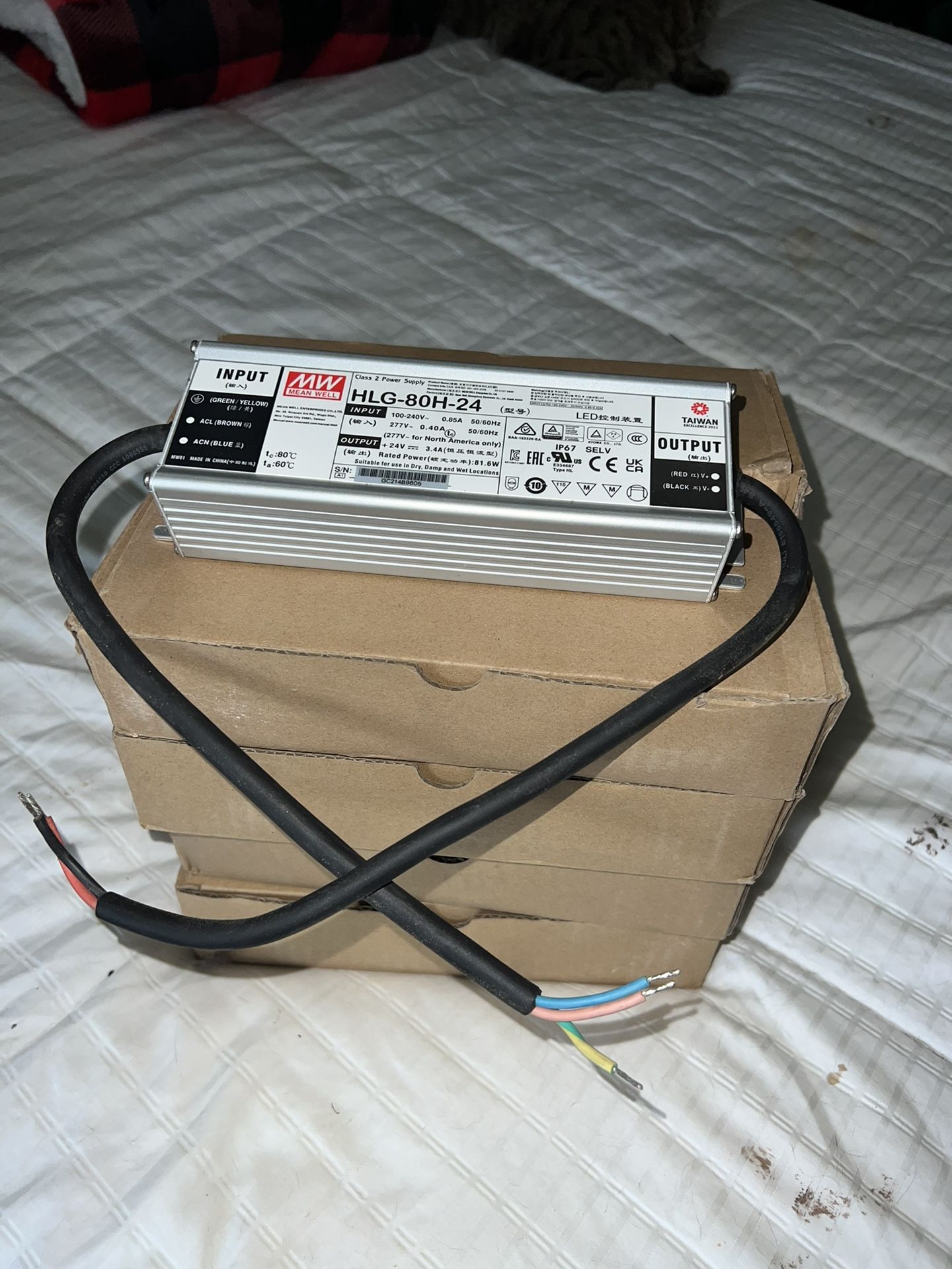 11 Mean Well HLG-80H-24 LED driver. Power supply for LED lighting