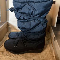 Kamik waterproof boots Size 8 