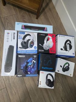 7 Gaming Headset and 2 computer speakers / Ps4 / Ps5 / Xbox / Computers / Gaming