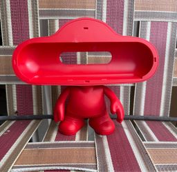 Beats 2.0 speaker holder
