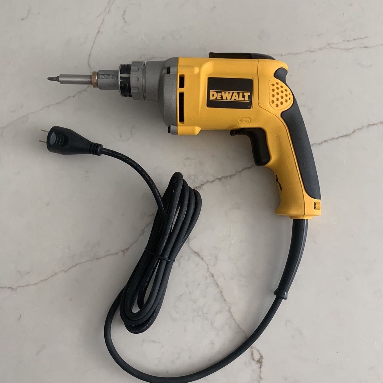 New DEWALT 4000 RPM Variable Speed Reversible Drywall Screw Gun