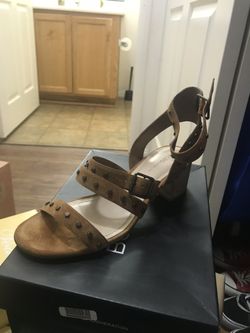 Size 10 BCBG shoes