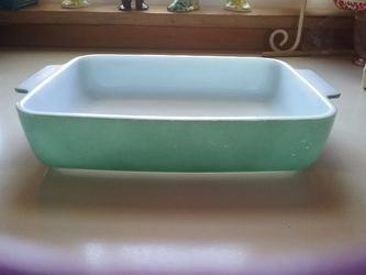 Pyrex - Vintage Casserole Dish