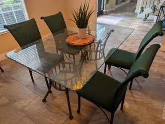 Dining Table, 4 chairs, Bar