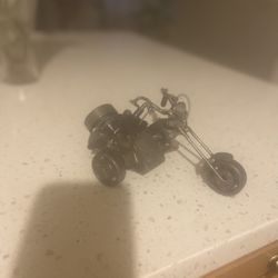 Motorcycle metal