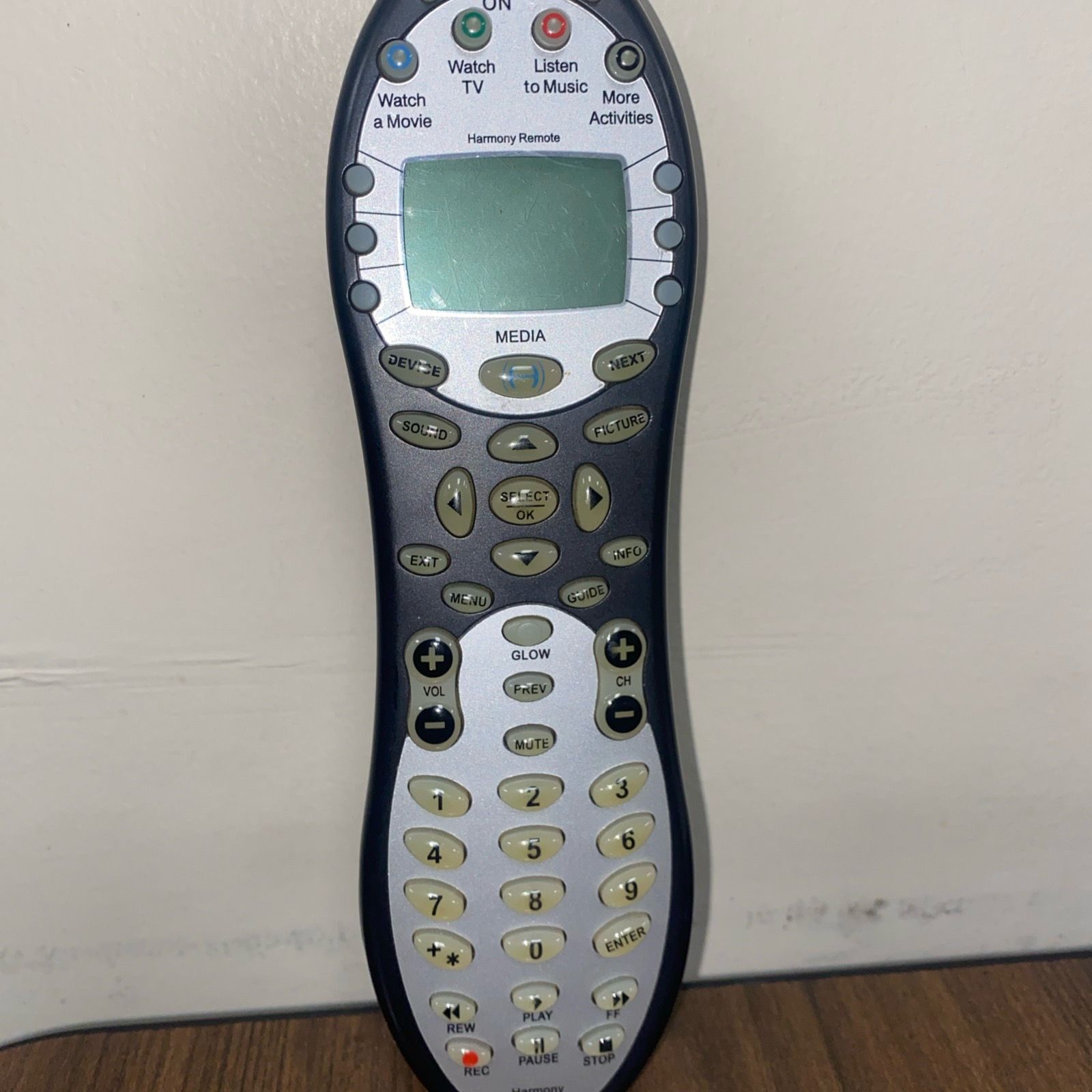 UNIVERSAL REMOTE CONTROL