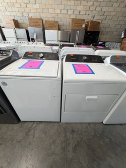 Whirlpool Washer and Dryer Set