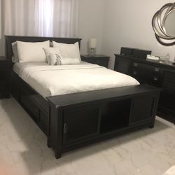 Queen Size Bedroom Set 