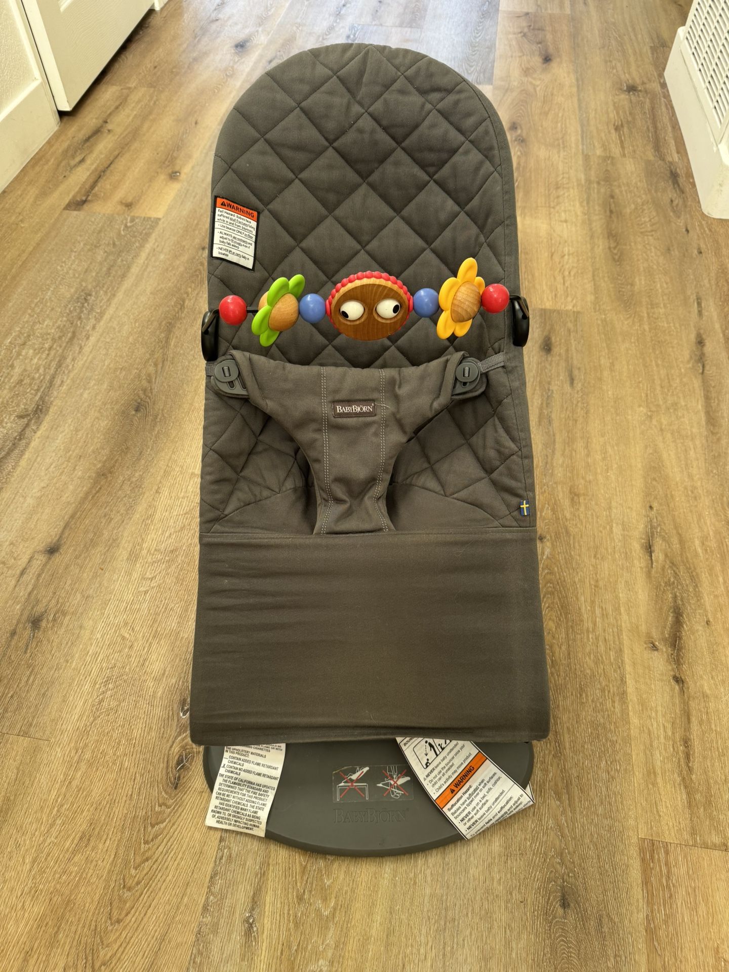 Baby Björn Bouncer with Toy Bar - Great Condition!