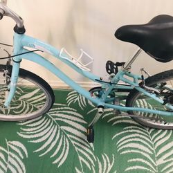 Womens Schwinn  Bike 