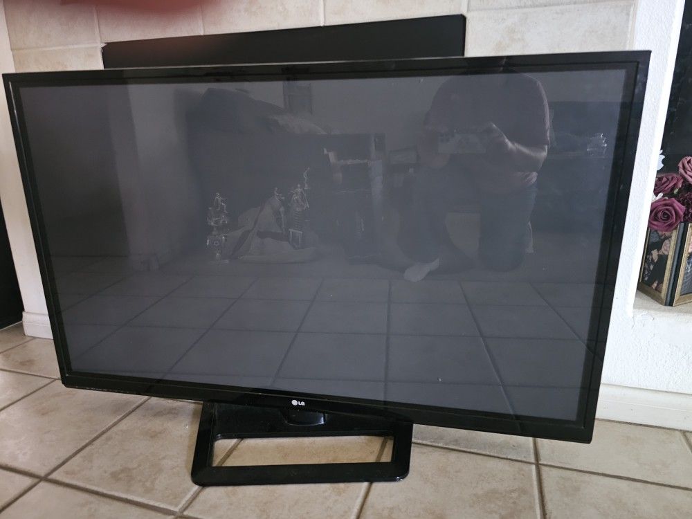 Plasma LG TV 50 Inch.
