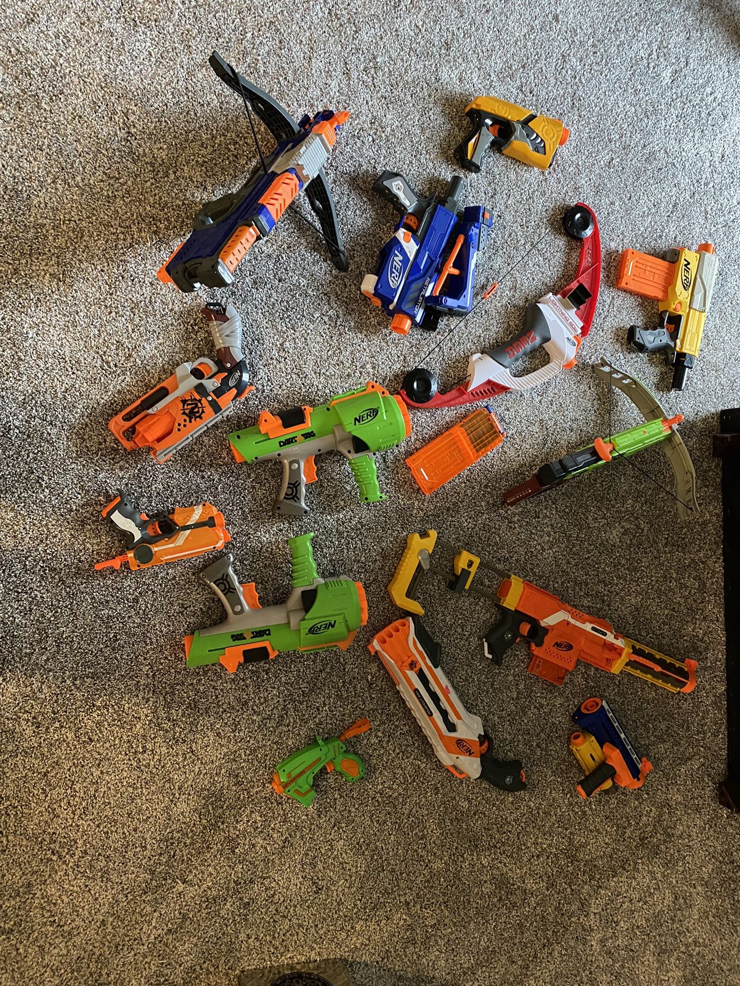 Nerf gun assortment - 12!