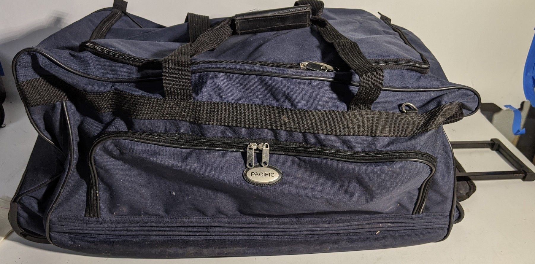 Rolling Duffel Bag With Handle
