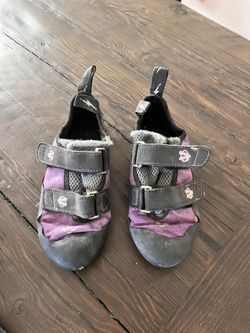 Used Women’s Size 7 Climbing Shoes - Beginner To Moderate Level Climbing