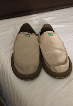Men’s New Sanuk casual size 8
