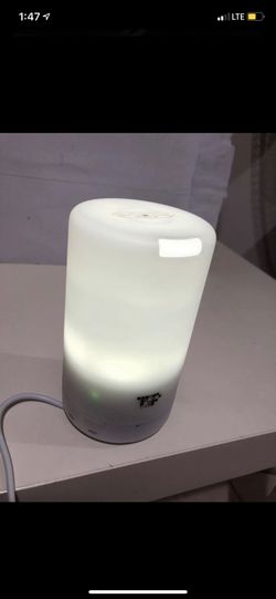 Brand new aromatherapy humidifier diffuser. Lights up and has timer