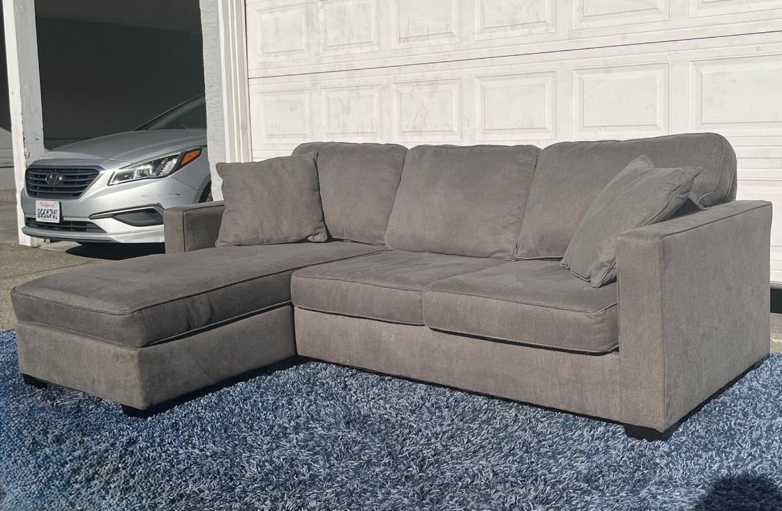 Dark Gray Egan Sofa w/ Reversible Chaise – Living Spaces