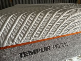 Brand new memory foam  king size mattress