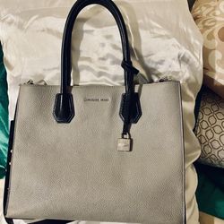 Micheal Kors Purse 