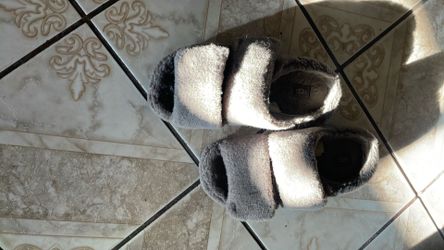 Men’s Ugg slippers 11