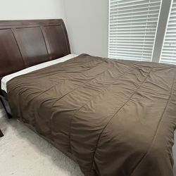 Queen bed with mattress