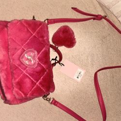 fuzzy pink Juicy clutch purse