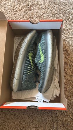 Nike free RN flyknit SZ 10.5