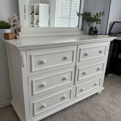 Matching Dresser + Side Table Set!
