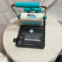 We R Memory Keepers The Cinch Binder Holepunch