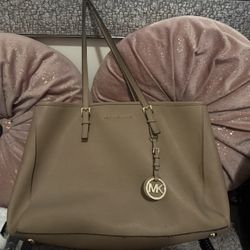 Michael Kors Tote Beige – Work/Office Bag – Excellent Condition 💼✨