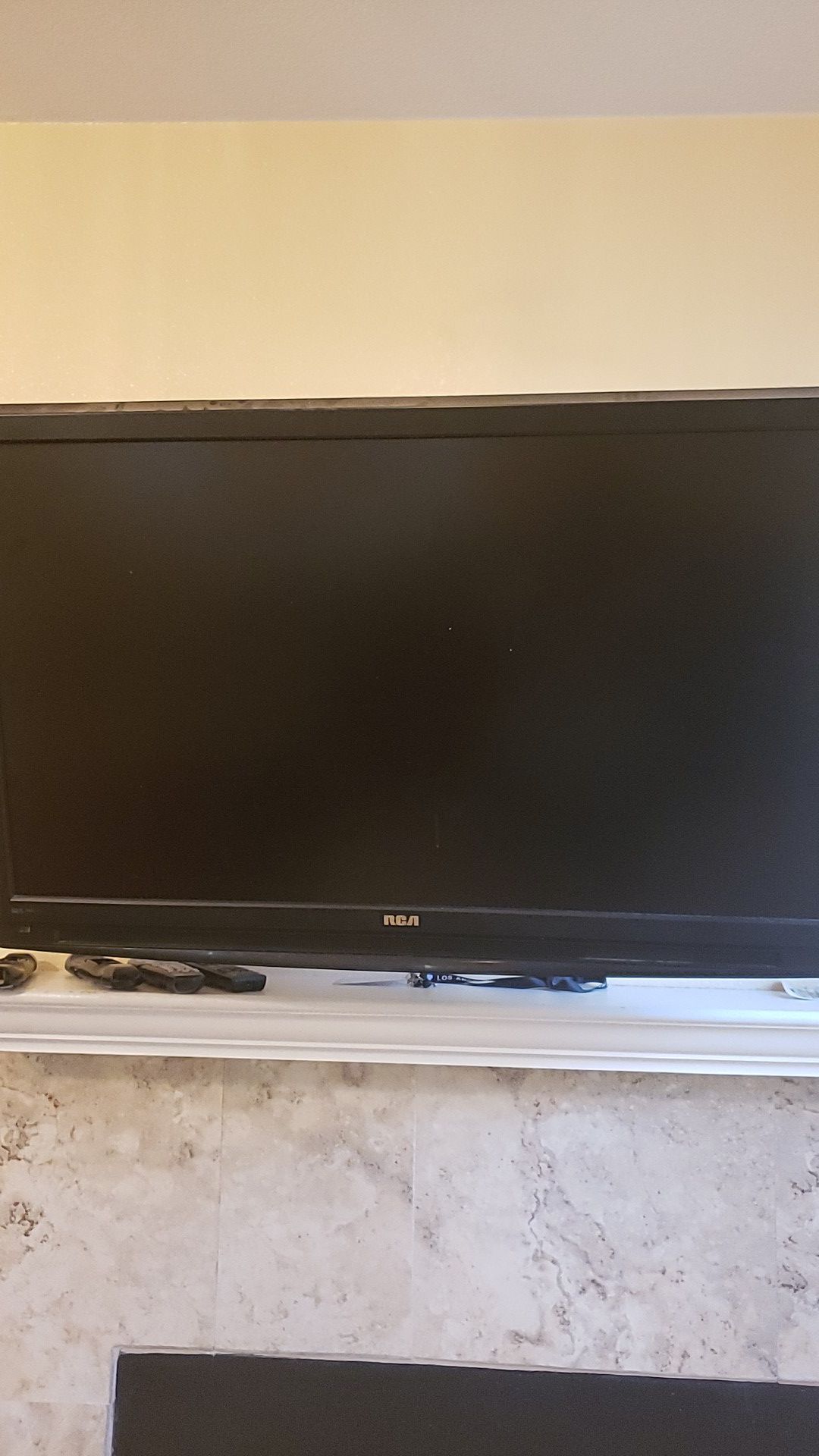 40 inch tv with wall mount