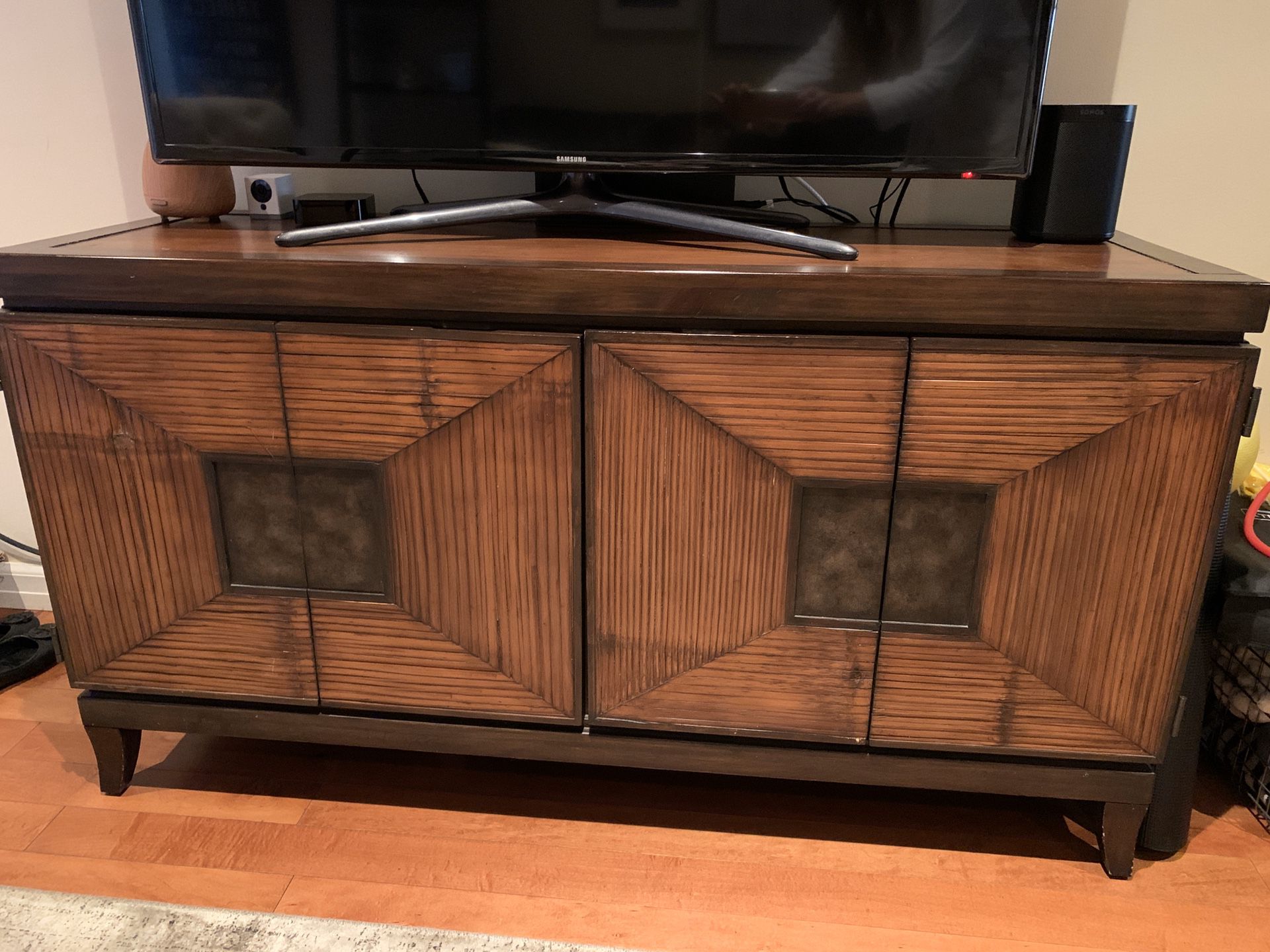 Media console / TV stand