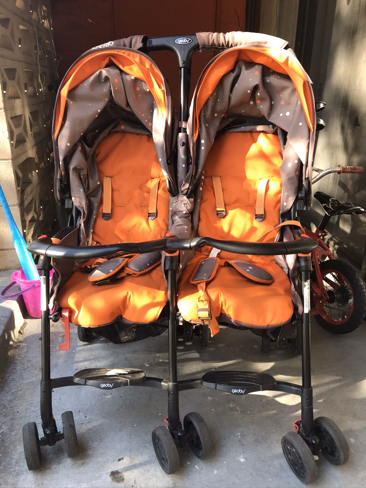 Stroller for twin. Light