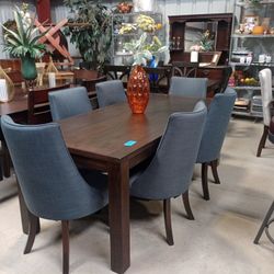 Elegant Modern Dining Table Set 